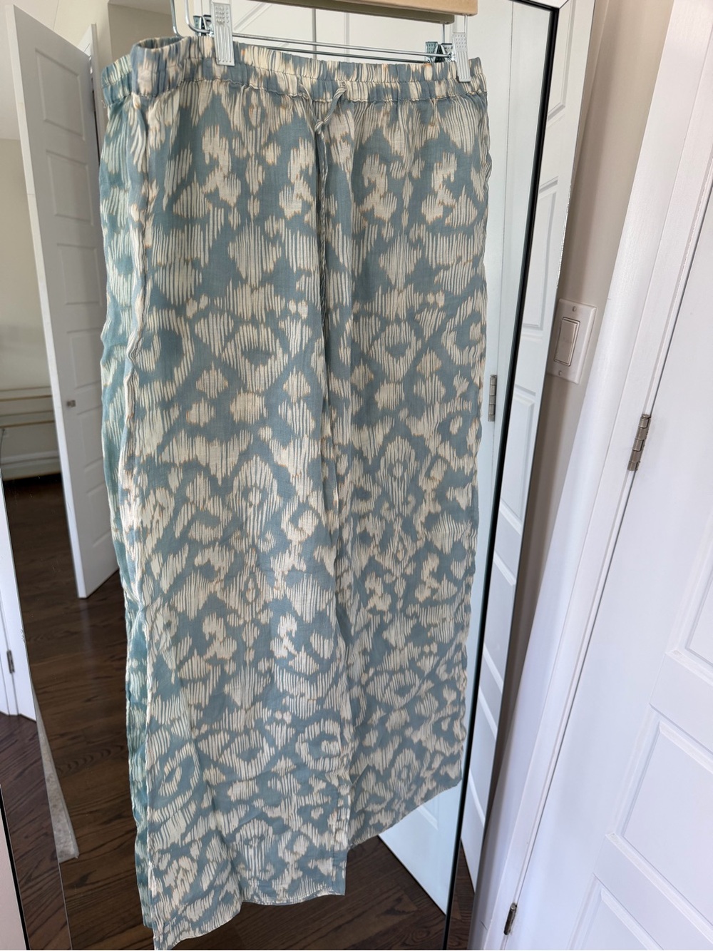 Zara Blue and Cream Pants